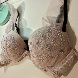 Victoria’s Secret Dream Angels Push-Up Pink Lace Bra - 36B